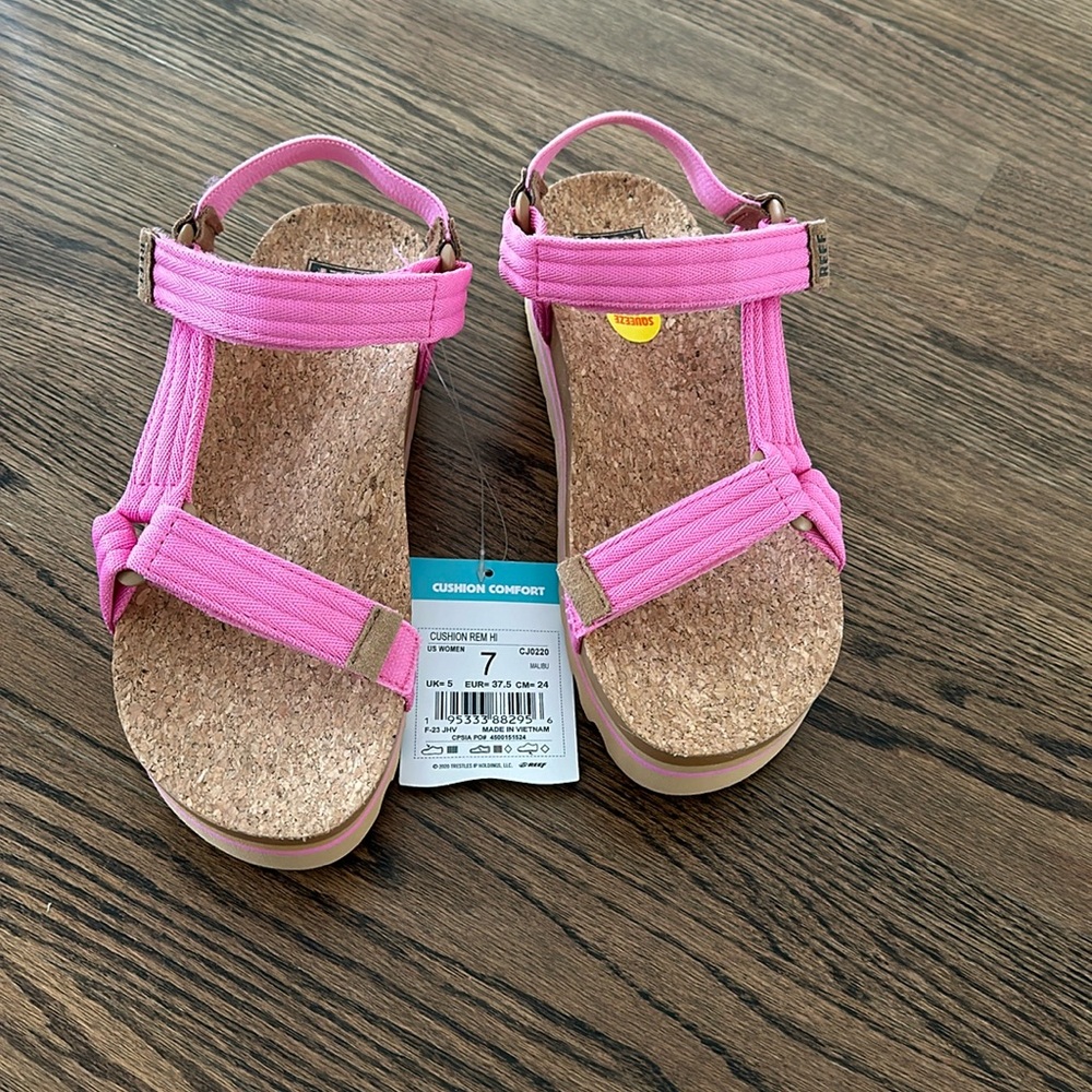 Reef sandals - new with tags